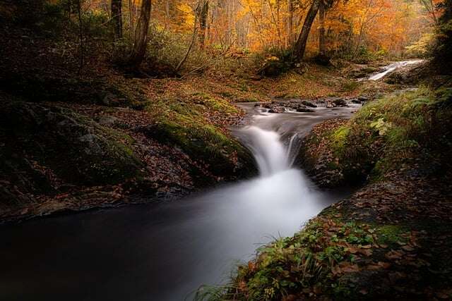 waterfall-8350178_640